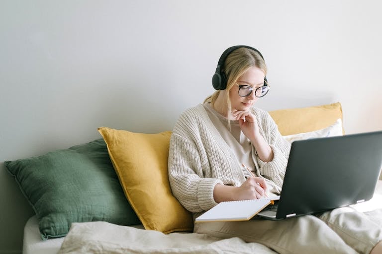 Qué decir (y qué no decir) en una primera cita virtual